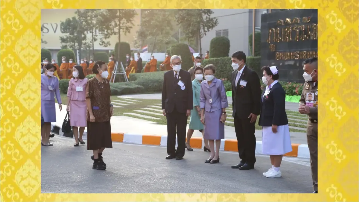 กรมสมเด็จพระเทพ ทรงบาตร พระราชทานพรในโอกาสส่งท้ายปีเก่าต้อนรับปีใหม่ 2566