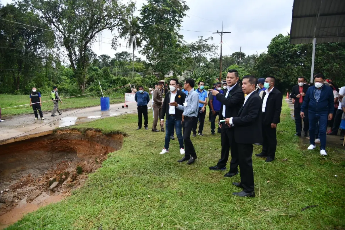"ธนกร" ลงพื้นที่"สงขลา"ติดตามสถานการณ์อุทกภัย วอนอย่าโยงการเมือง