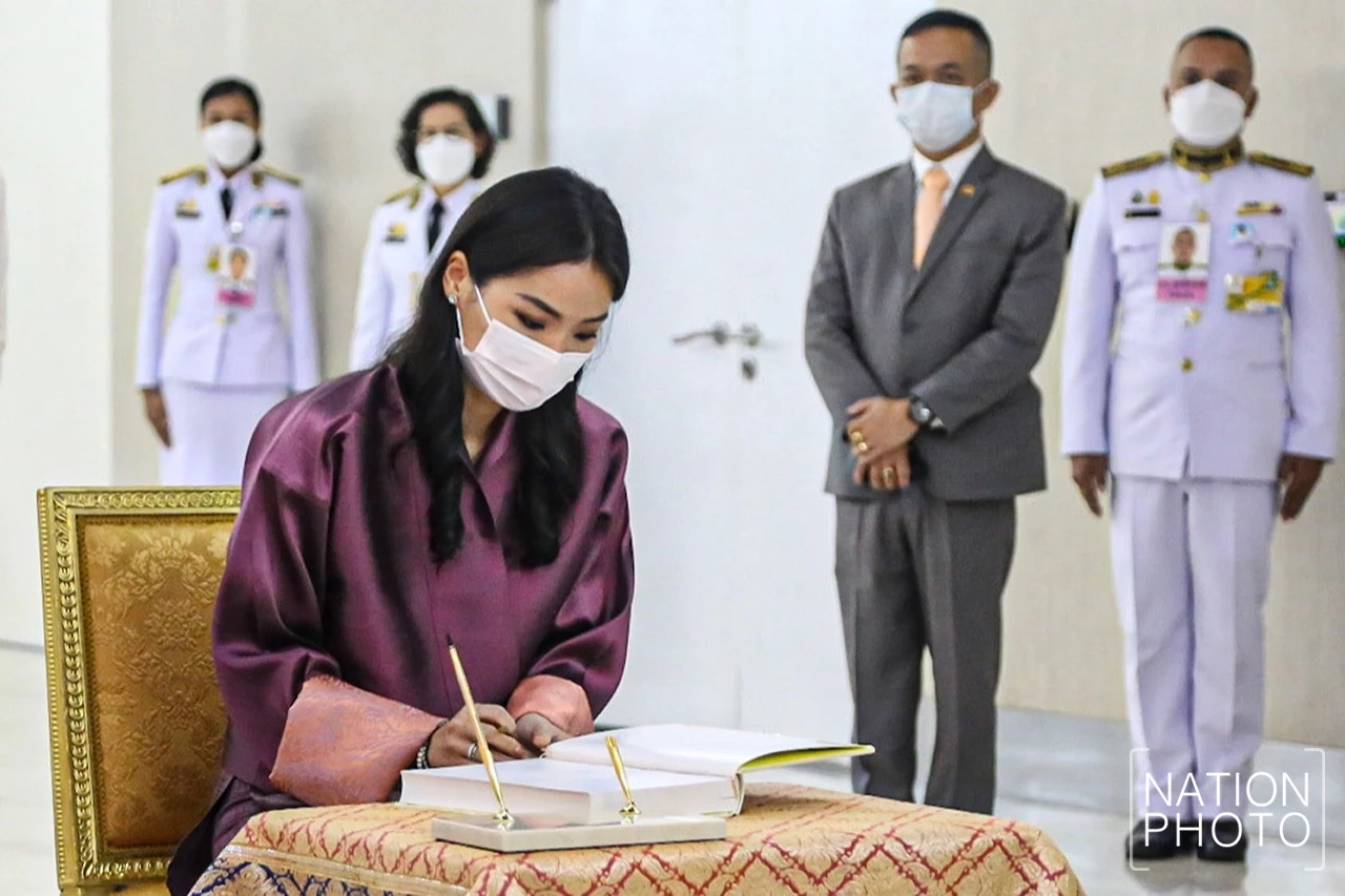 สมเด็จพระราชินีแห่งภูฏาน เสด็จฯ รพ.จุฬาฯ ลงพระนามเยี่ยม เจ้าฟ้าพัชรกิติยาภาฯ