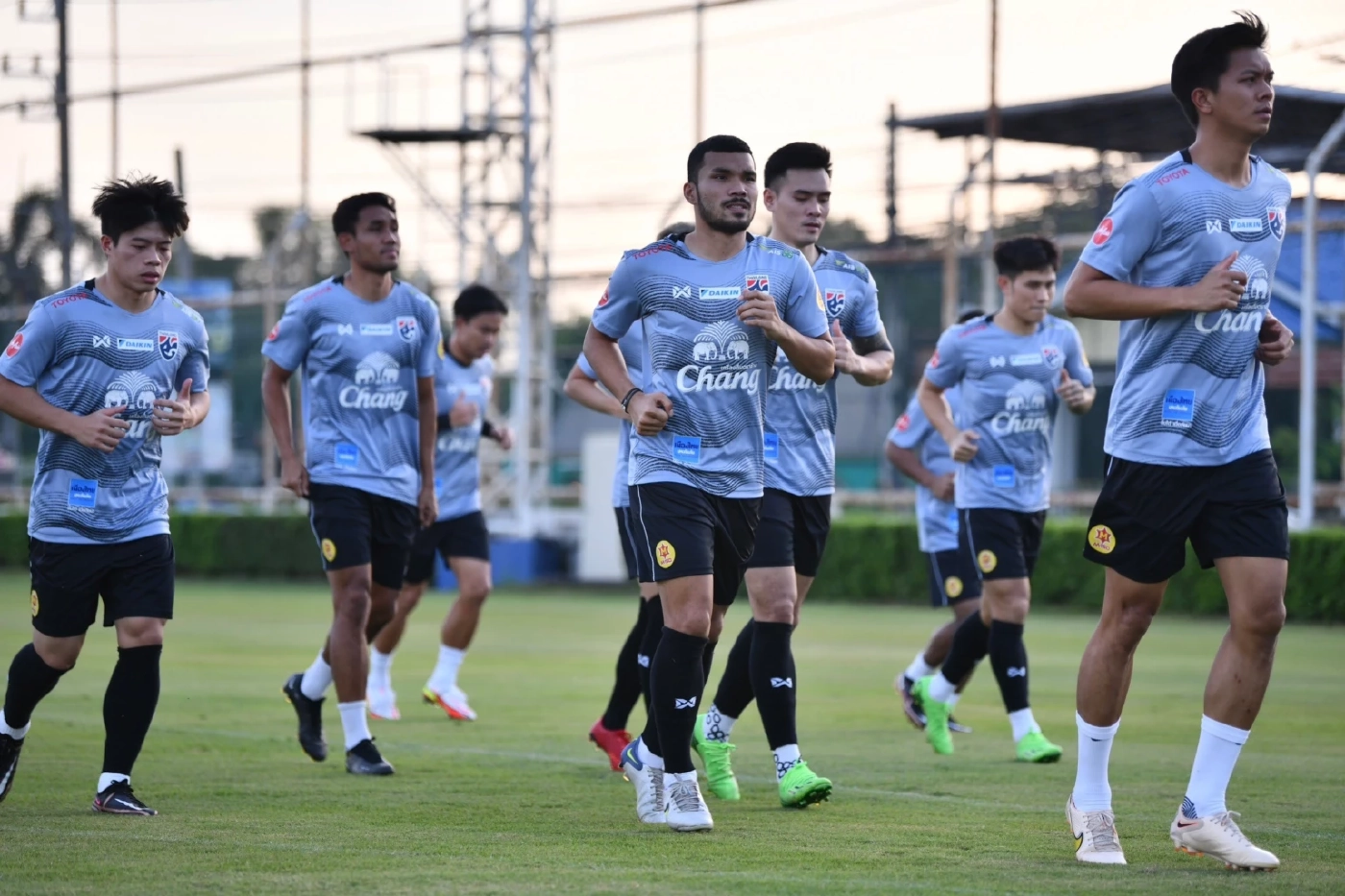 "ธีรศิลป์" ไม่หวั่นโดนจับตาย เชื่อไทยชุดนี้ทดแทนกันได้