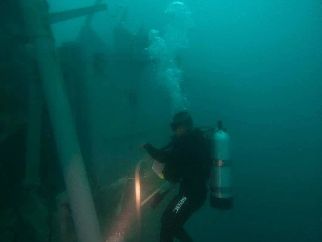 ผลสำรวจรอบ ร.ล.สุโขทัย-สะพานเดินเรือ ไม่พบกำลังพลติดอยู่