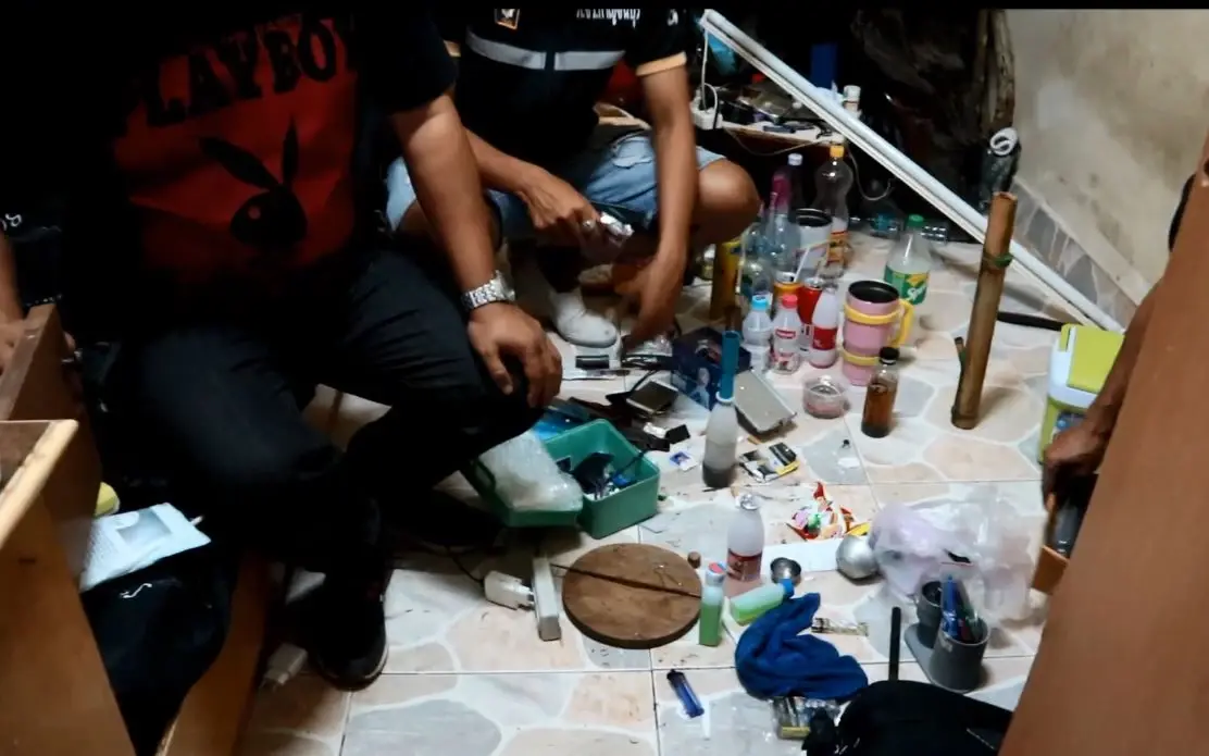 รวบแล้ว "เพชร หนองกุ่ม" พ่อค้ายา สับตีนแตกหนีสิบเวร ขณะกบดานบ้านเพื่อน