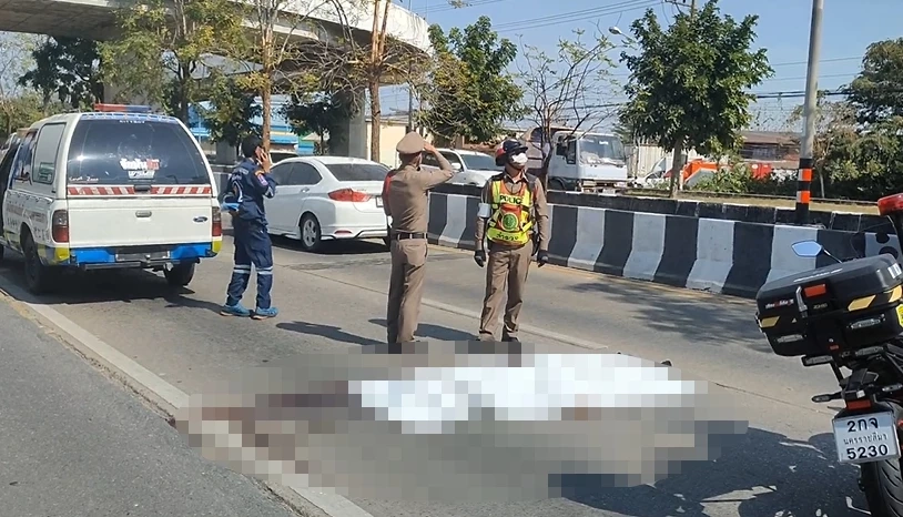 สลด! ส.ต.ซิ่ง จยย. ส่งขนมเป็นรายได้เสริม เสียหลักร่วงเกือกม้า กระแทกพื้นดับ