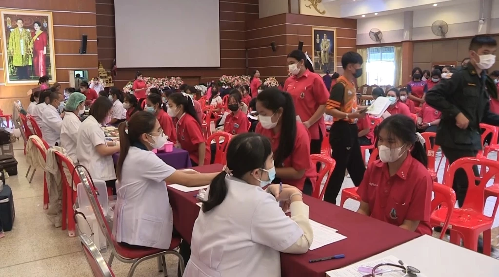 "นักเรียนพิมาย" ร่วมใจบริจาคโลหิตถวาย "พระองค์ภาฯ"