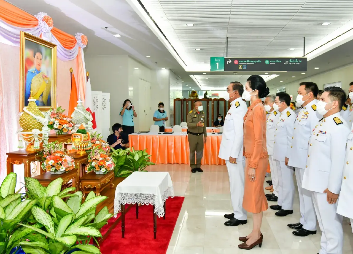 “นายกฯ” นำ ครม. ลงนามถวายพระพร "เจ้าฟ้าพัชรกิติยาภาฯ"  รพ.จุฬาลงกรณ์