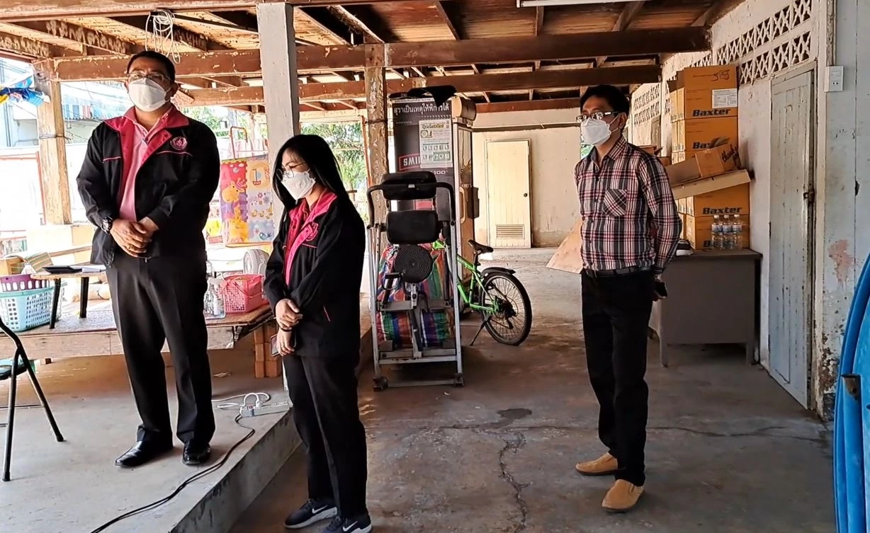 พม. เข้าช่วยเหลือ "แม่เลี้ยงเดี่ยว" หอบลูกส่งอาหาร ท่ามกลางอากาศหนาว 15 องศา