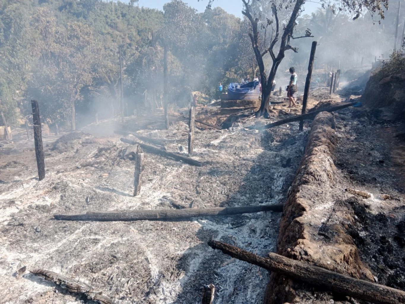 ไฟไหม้วอดวันคริสต์มาส ศูนย์ผู้อพยพชาวเมียนมา โชคดีไร้เจ็บ-ตาย