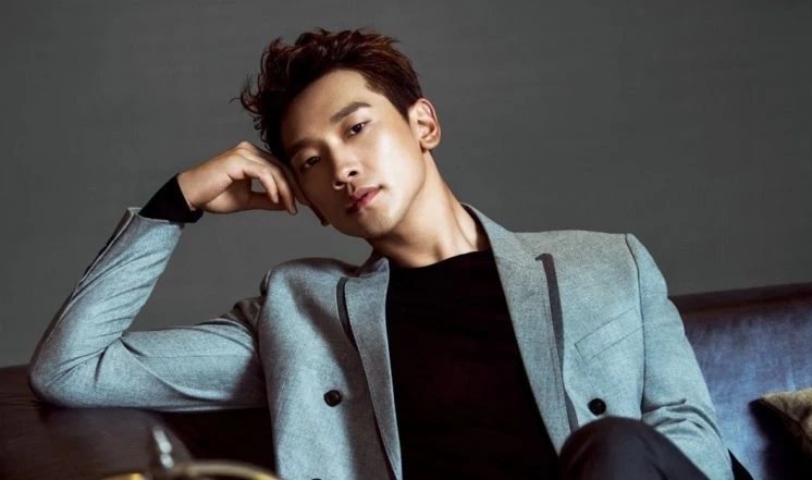 พ่อหนุ่มซุปตาร์ "เรน" ถึงไทยแล้วเตรียมขึ้นเวที เคานต์ดาวน์ เซ็นทรัลเวิลด์