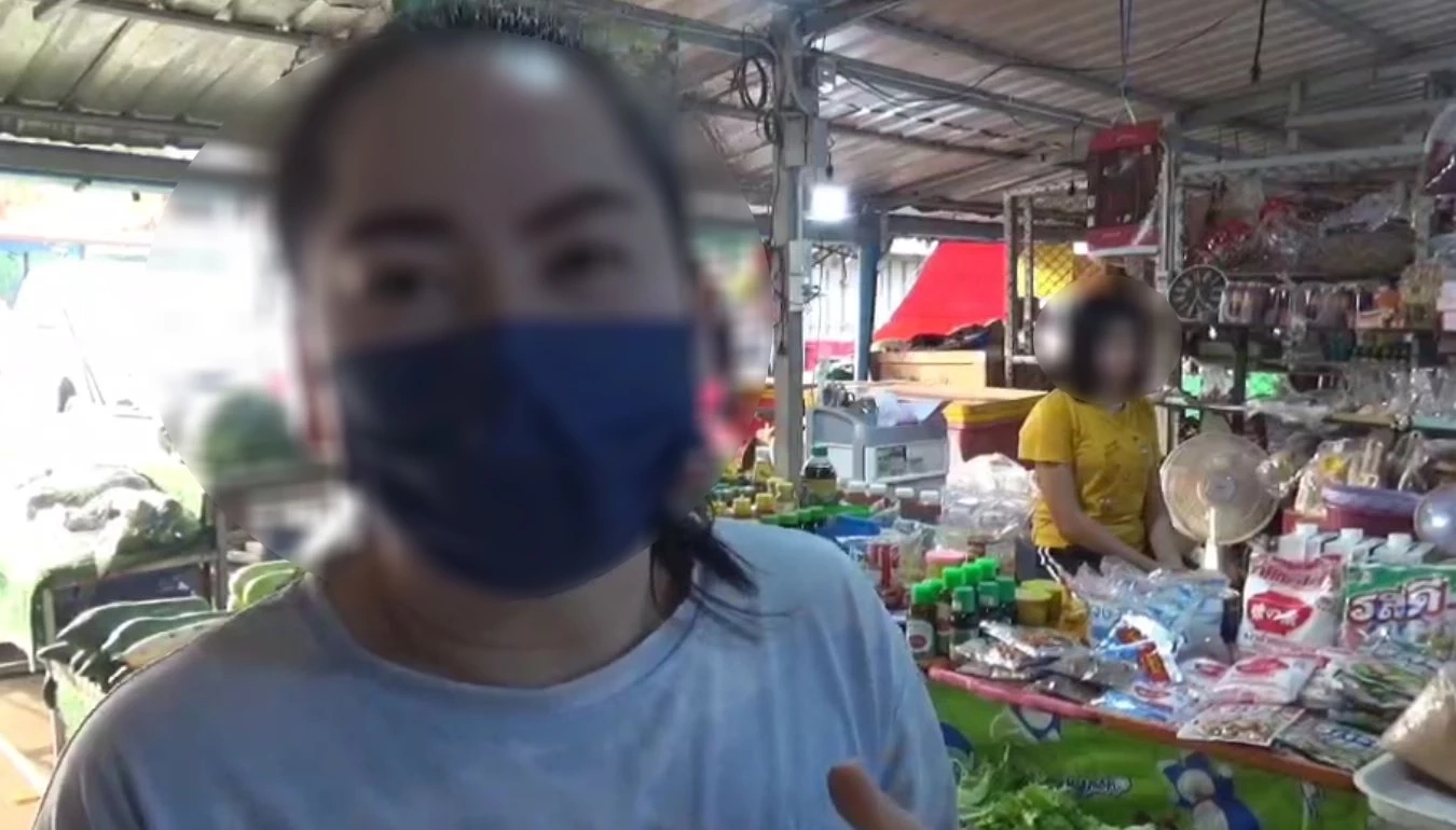  น.ส.ปัทมา (สงวนนามสกุล) อายุ 27 ปี เจ้าของร้าน