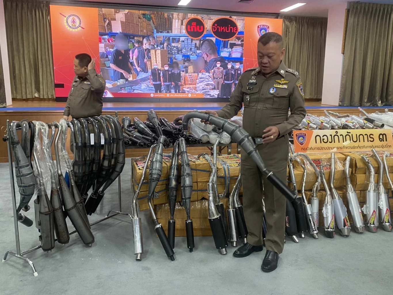 ปคบ. ลุยค้น 8 จุด กวาดล้างร้านผลิต-จำหน่าย ท่อดังแต่งซิ่งป่วนเมือง