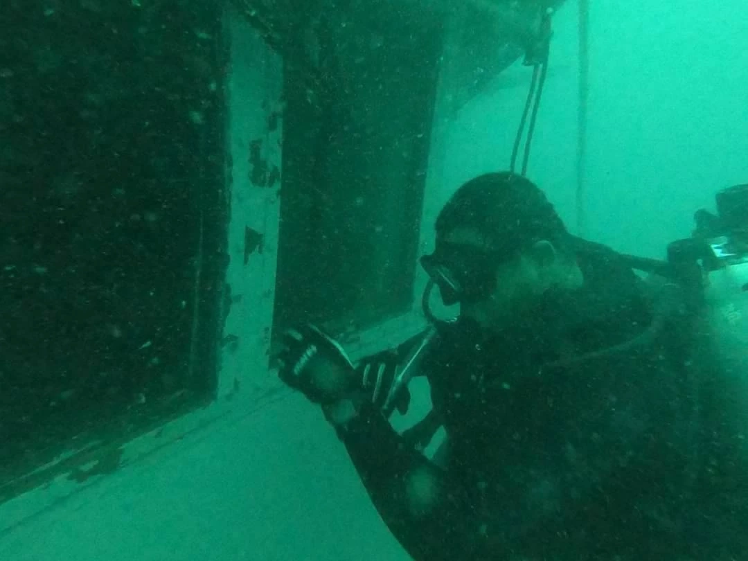 ผลสำรวจรอบ ร.ล.สุโขทัย-สะพานเดินเรือ ไม่พบกำลังพลติดอยู่