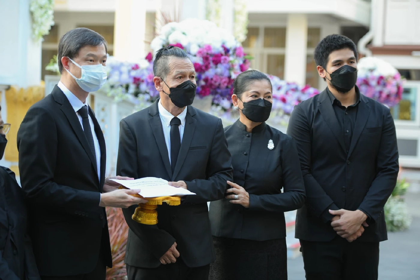 ‘อ๊อฟ พงษ์พัฒน์’ นำเงินทำบุญงาน ‘คุณพ่อคมสัน’ ให้กองทุน รพ.ศิริราช