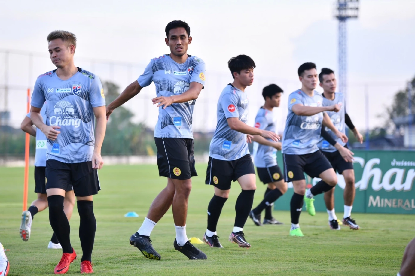 "ธีรศิลป์" ไม่หวั่นโดนจับตาย เชื่อไทยชุดนี้ทดแทนกันได้