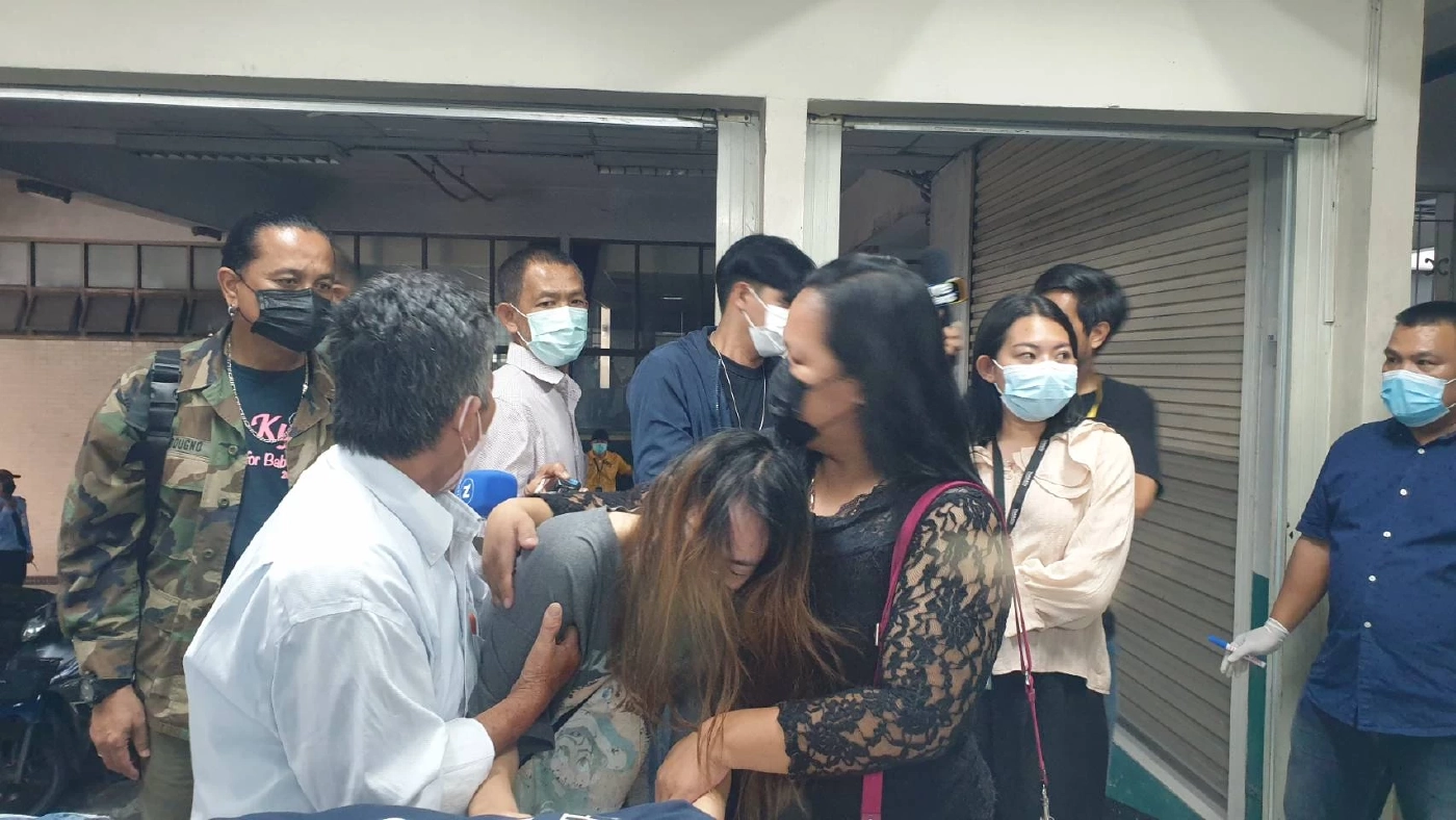 ครอบครัว นายคมสัน ผู้เสียชีวิต รับร่างไปประกอบพิธีศาสนา