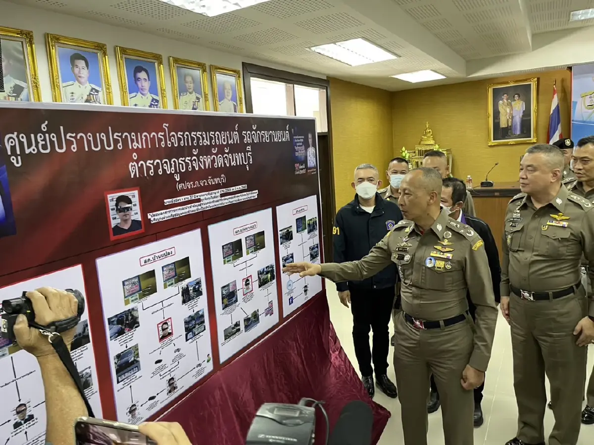 ตร.ภ.2 ลุยจับรถผิด กม. ใช้ป้ายภาษีปลอม "รองต่อศักดิ์" เตือนห้ามใช้เด็ดขาด