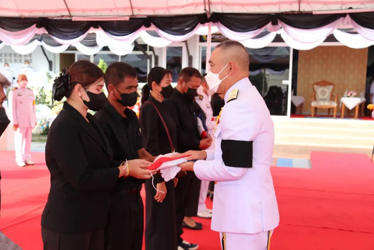 ผบ.ทร.เป็นประธานพิธีพระราชทานเพลิงศพ 6 กำลังพล "เรือหลวงสุโขทัย"