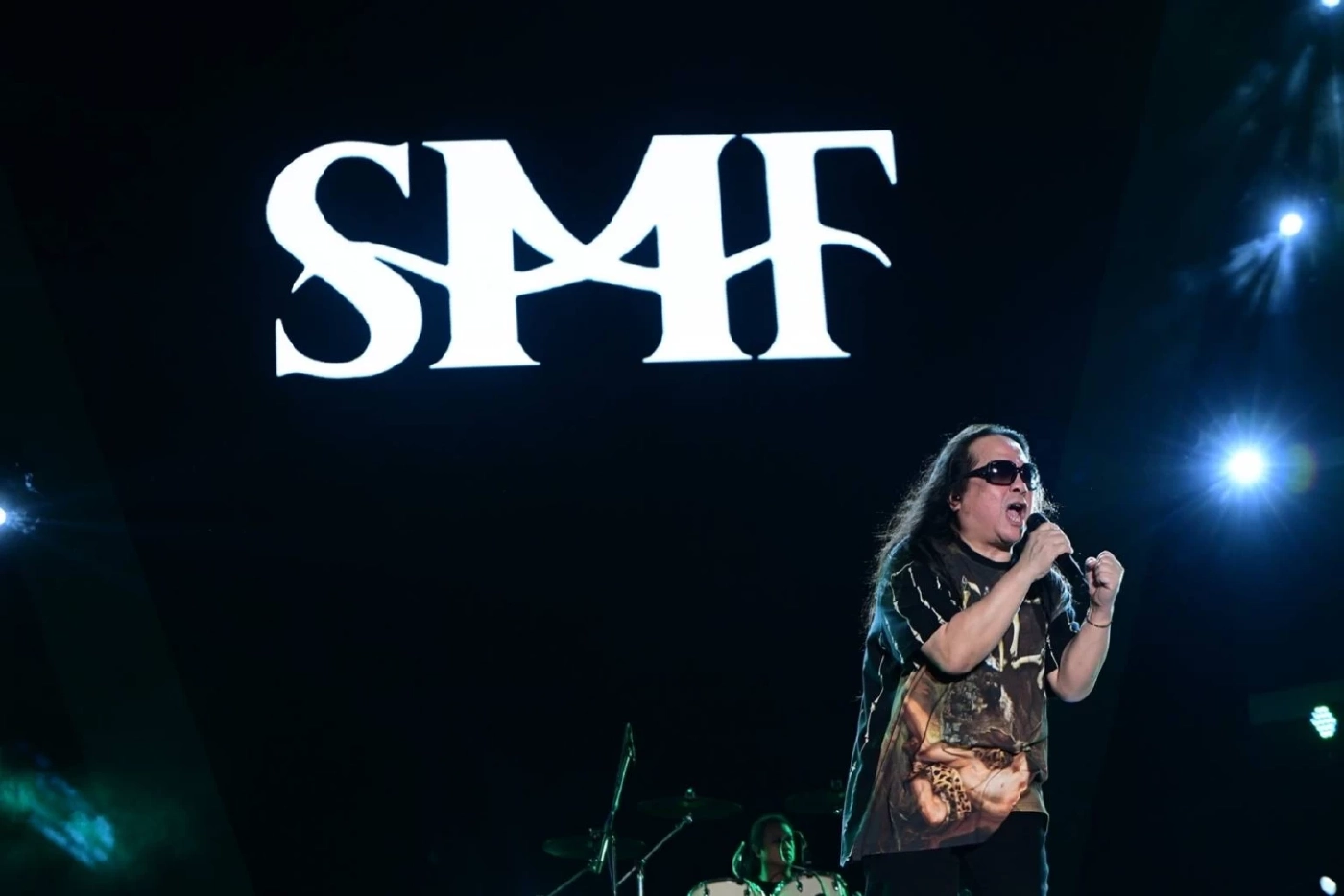 โป่ง หิน เหล็ก ไฟ