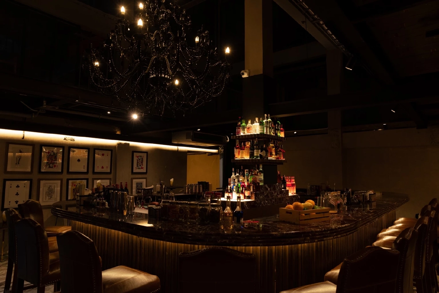 เสน่ห์ยวนใจกลางทองหล่อ "The Cardroom" คลับสมาคมลับของผู้รักไพ่