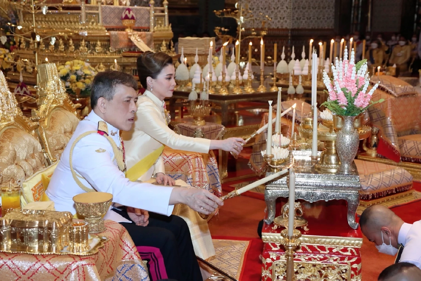 ในหลวง เสด็จฯ ไปในการพระราชพิธีทรงบำเพ็ญพระราชกุศลทักษิณานุปทาน วันคล้ายวันพระบรมราชสมภพ ร.๙