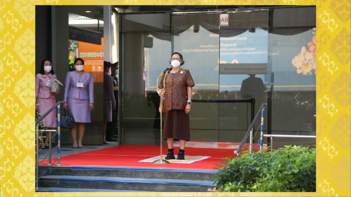 กรมสมเด็จพระเทพ ทรงบาตร พระราชทานพรในโอกาสส่งท้ายปีเก่าต้อนรับปีใหม่ 2566