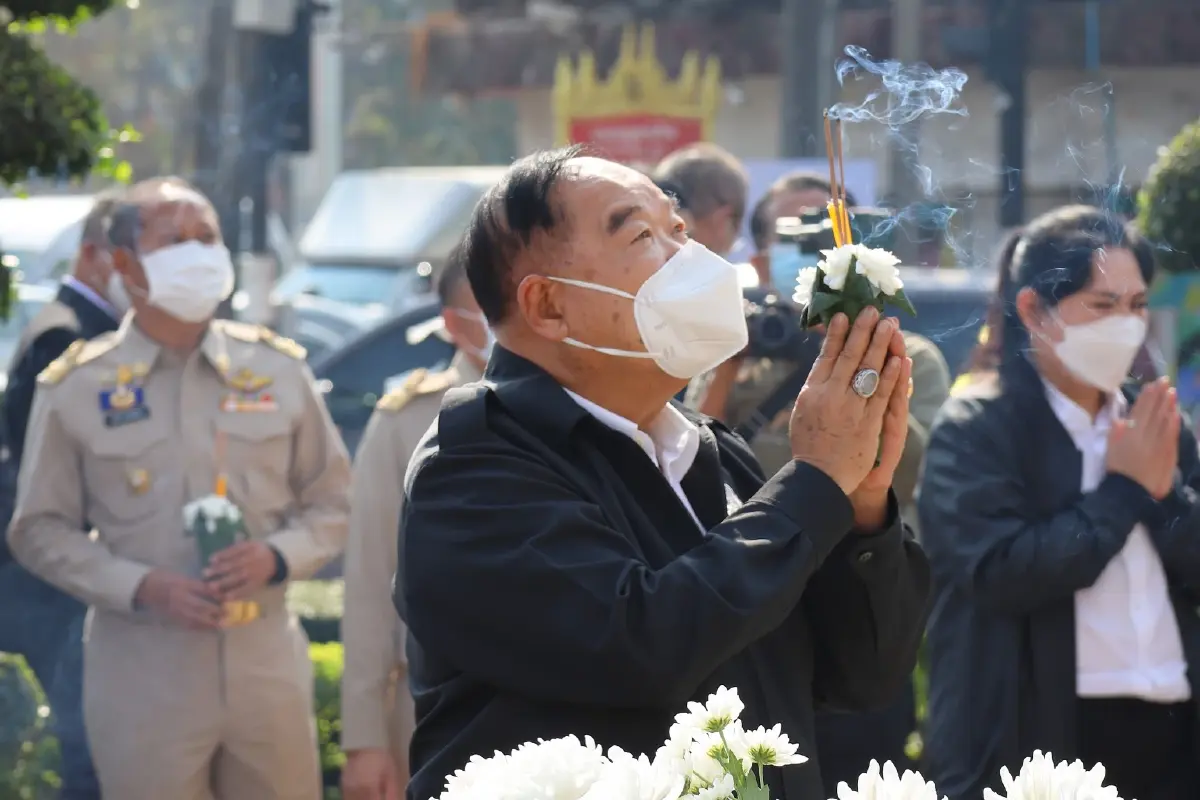 "ลุงป้อม" ปลื้ม "คนเชียงราย" ต้อนรับอบอุ่น แห่เชียร์นั่งนายกฯ