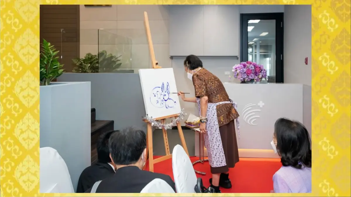 กรมสมเด็จพระเทพ ทรงบาตร พระราชทานพรในโอกาสส่งท้ายปีเก่าต้อนรับปีใหม่ 2566