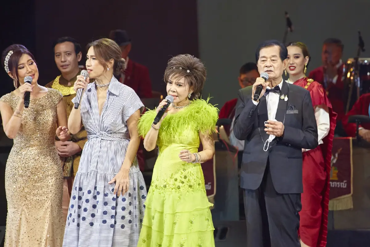 คอนเสิร์ตการกุศล พราวนภาสุนทราภรณ์