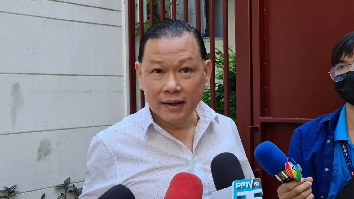 นายสันธนะ ประยูรรัตน์ อดีตนายตำรวจสันติบาล 