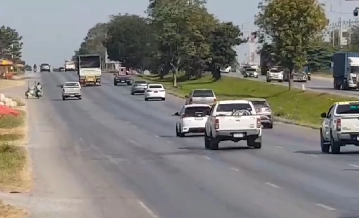 "ถนนมิตรภาพ" รถเริ่มแน่น ปชช. ทยอยเดินทางกลับภูมิลำเนา ช่วงหยุดยาวปีใหม่