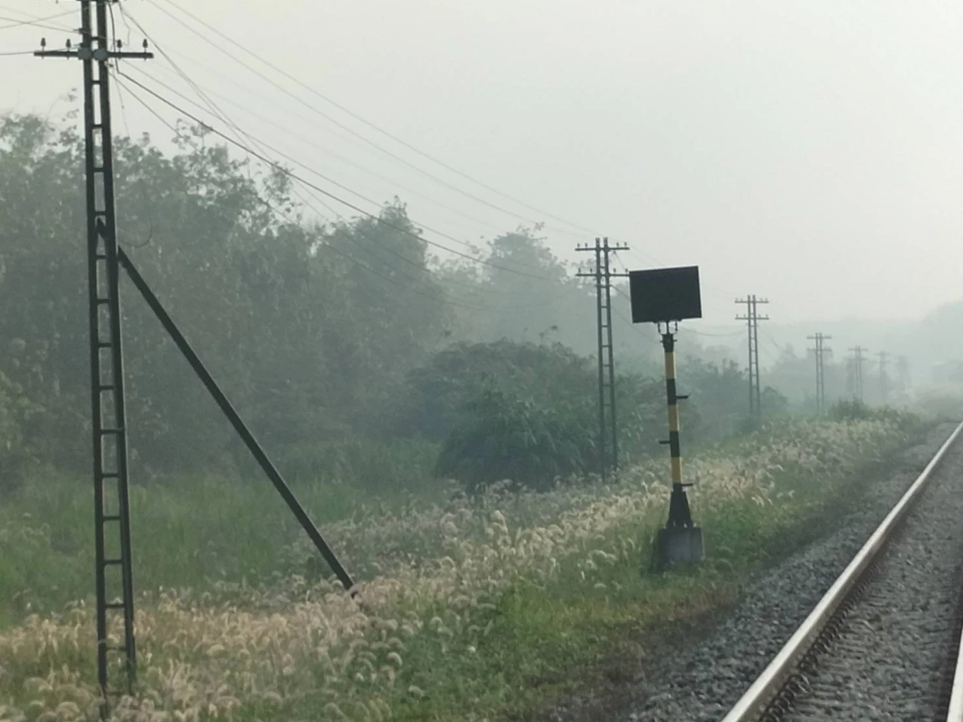 ด่วน! ระเบิดซ้ำรถไฟจุดเดิม ขณะจนท.กู้ซากรถไฟคลองแงะ ดับ 3 บาดเจ็บ 4 ราย