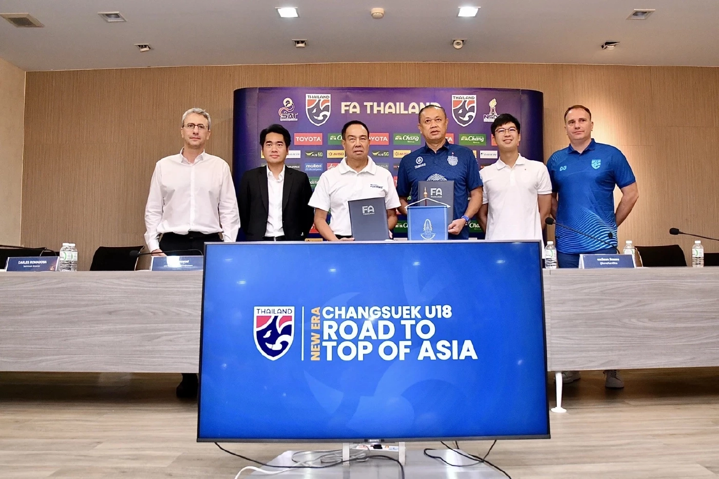 "เนวิน" ย้ำ บุรีรัมย์พร้อมออกเงินเอง สร้างทีมชาติไทย หวังขึ้น TOP10 เอเชีย