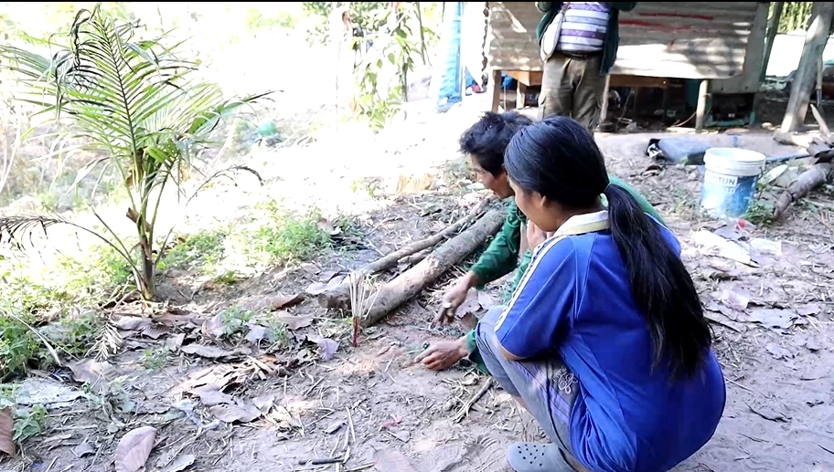 ระทึก หนูน้อย 2 ขวบ เดินตามหมาหลงป่า ชาวบ้านระดมหาวุ่น เชื่อถูกผีบังตา