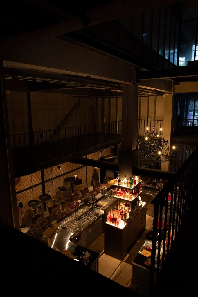 เสน่ห์ยวนใจกลางทองหล่อ "The Cardroom" คลับสมาคมลับของผู้รักไพ่