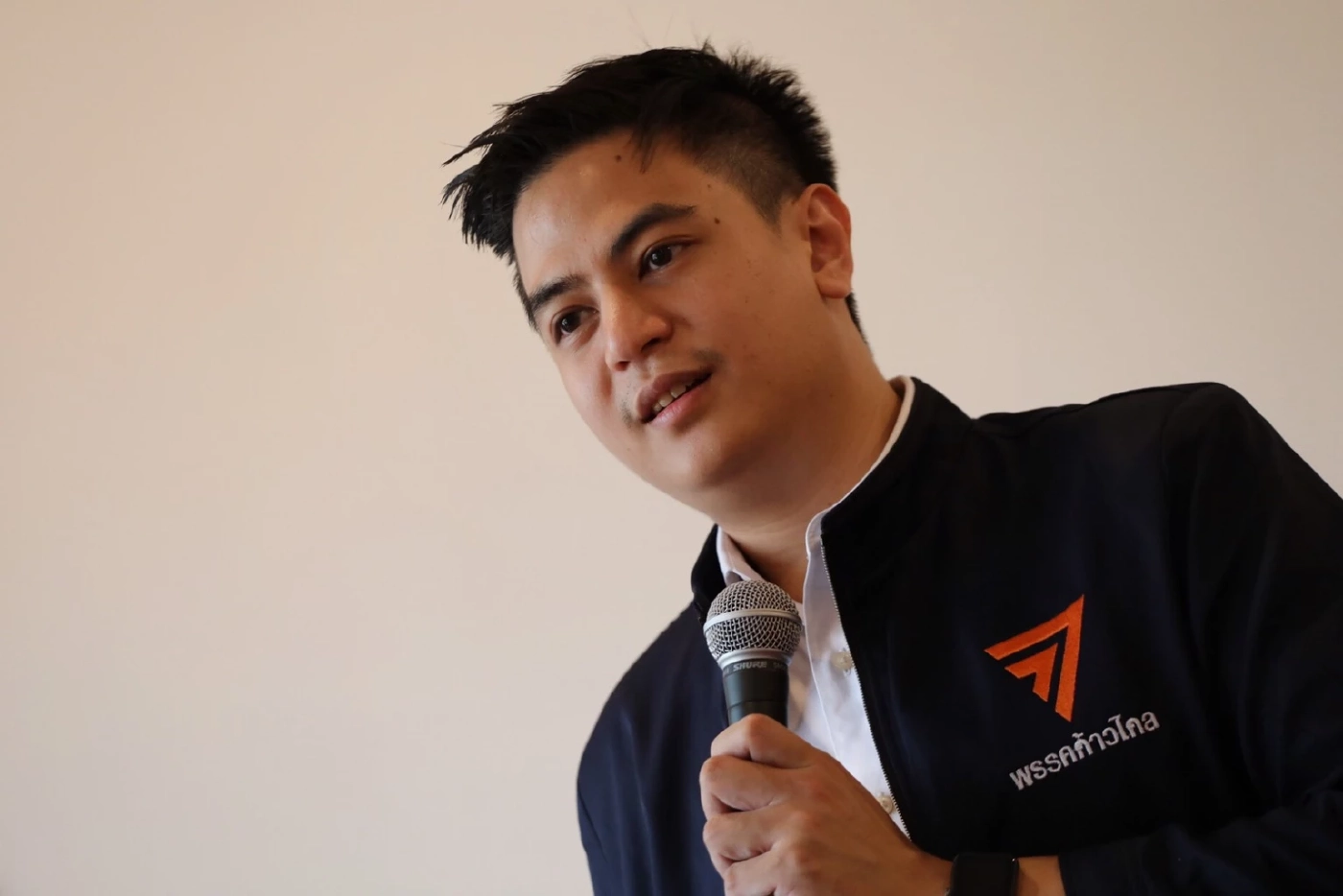 "ไอติม พริษฐ์" หวังสภารับร่าง "ปลดล็อกท้องถิ่น" เพื่อกระจายอำนาจหลายมิติ