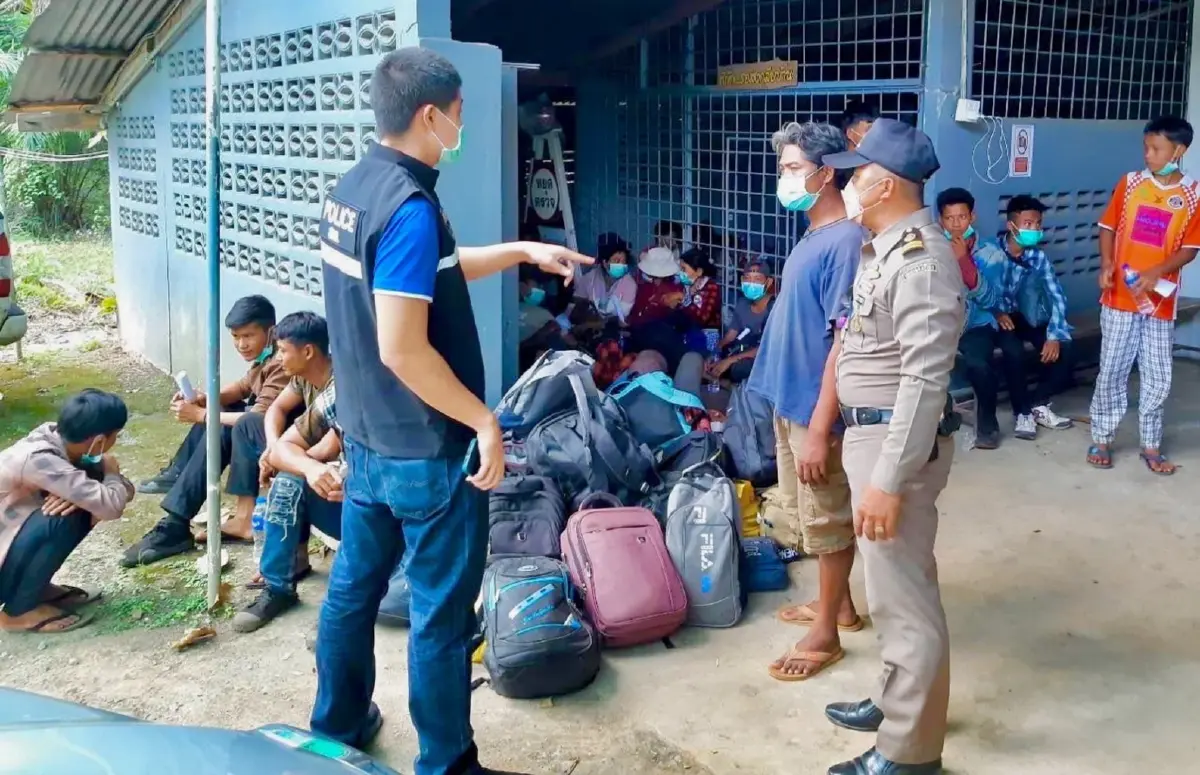 ตม.กาญจนบุรี จับ 53 แรงงานเถื่อนนับถือฮินดู อัดในกระบะ หวังข้ามไปมาเลเซีย