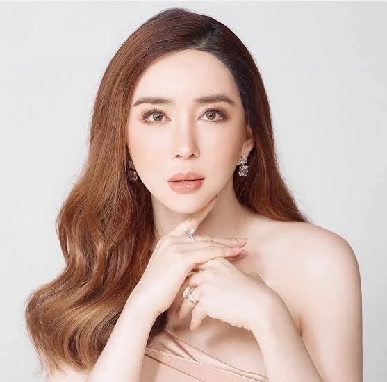 เรื่องราวของคนใน 'วงการบันเทิง' ที่สังคมสนใจมากที่สุดในปี  2565