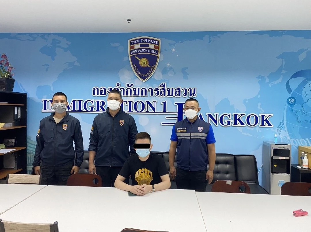 ตม.รวบหนุ่มจีน ผู้ต้องหาคดีฉ้อโกง 6 พันล้าน หนีซุกไทย