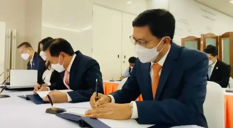 พรรคการเมือง ร่วมลงนามถวายพระพร "เจ้าฟ้าพัชรกิติยาภาฯ"