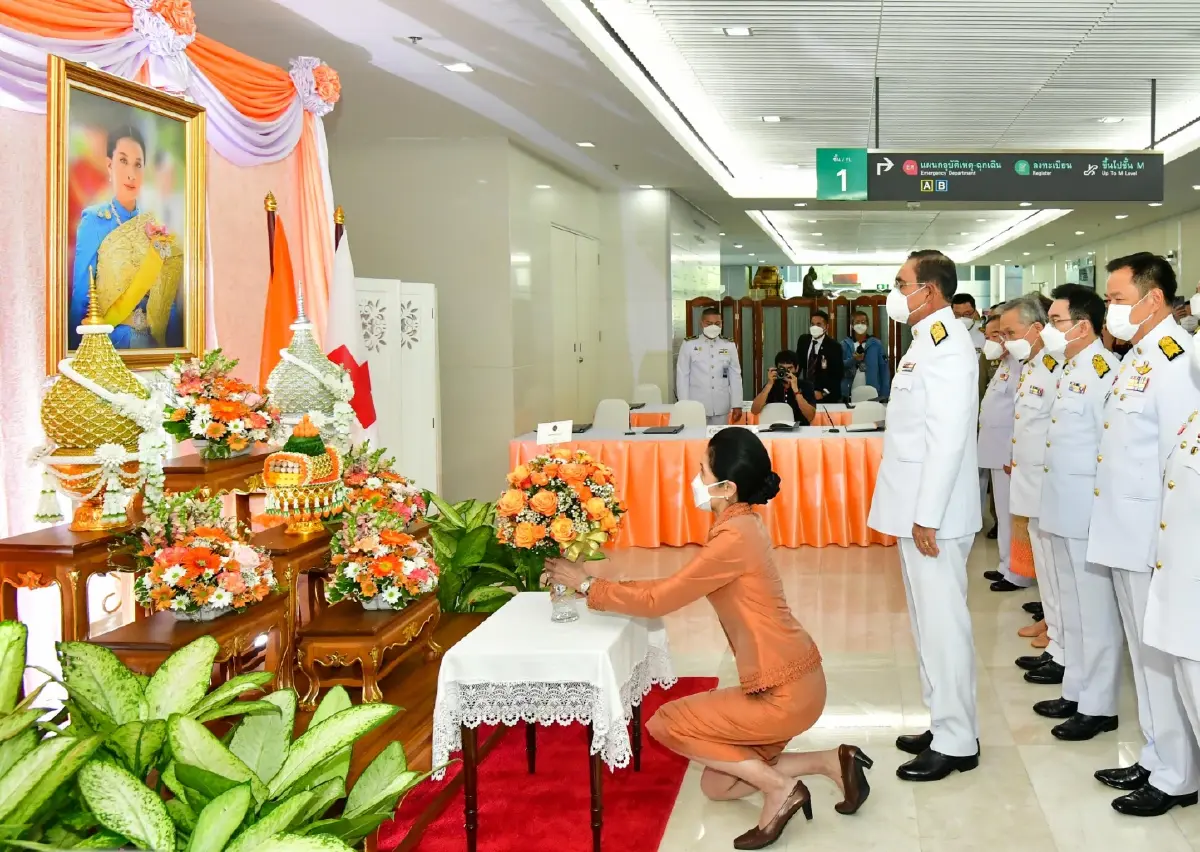 “นายกฯ” นำ ครม. ลงนามถวายพระพร "เจ้าฟ้าพัชรกิติยาภาฯ"  รพ.จุฬาลงกรณ์