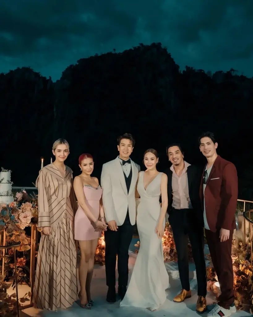 เก็บตกภาพบรรยากาศ “โบวี่ อัฐมา” จัดงานแต่งริมเขา คนบันเทิงร่วมยินดี