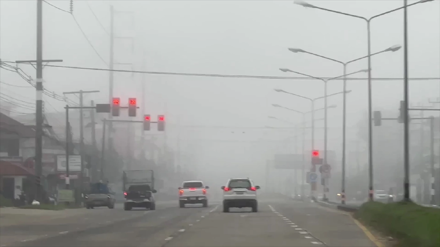 แม่สาย จ.เชียงราย อากาศหนาวหมอกหนา กระทบการสัญจรบนท้องถนน