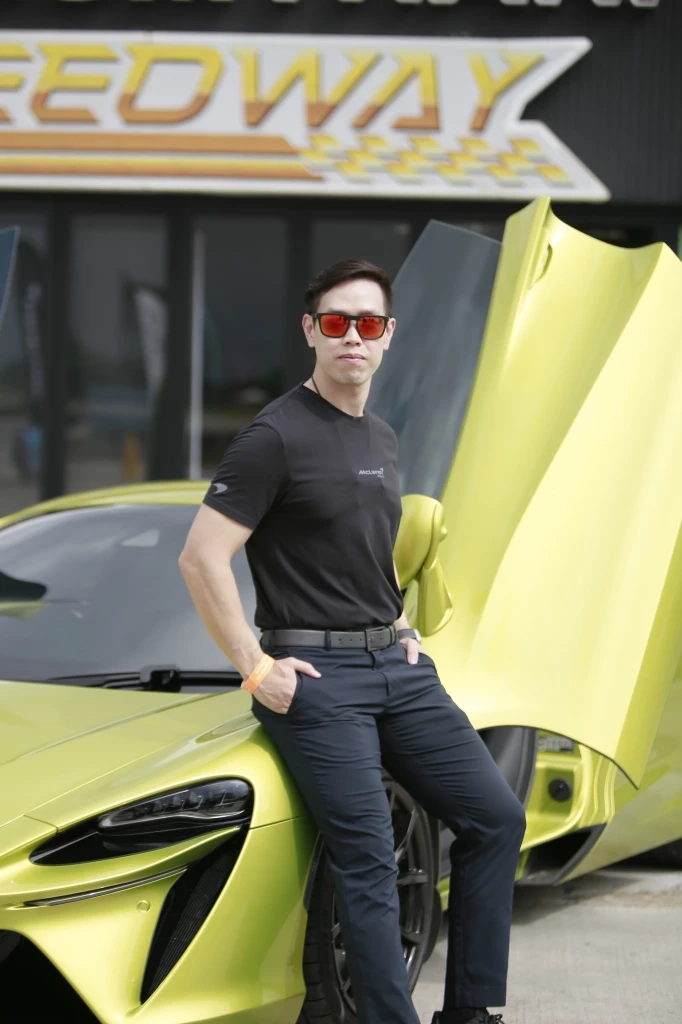 สัมผัสสมรรถนะแบบเอ็กซ์คลูซีฟ  McLaren Artura Plug-In Hybrid