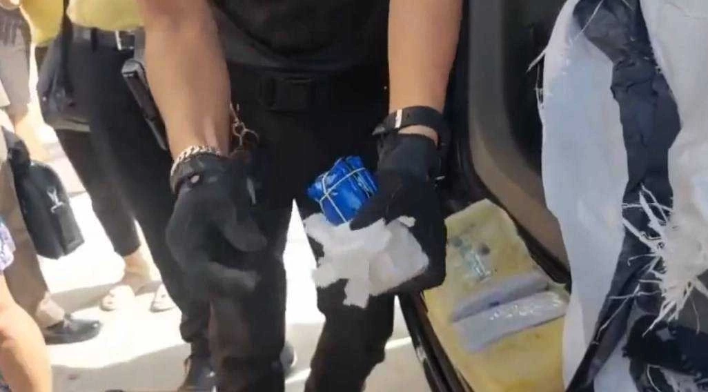 จนมุม! รวบ 2 ผัวเมียเอเย่นต์ค้ายาบ้า เจอของกลาง 2 ล้านเม็ด มูลค่า 100 ล้านบาท