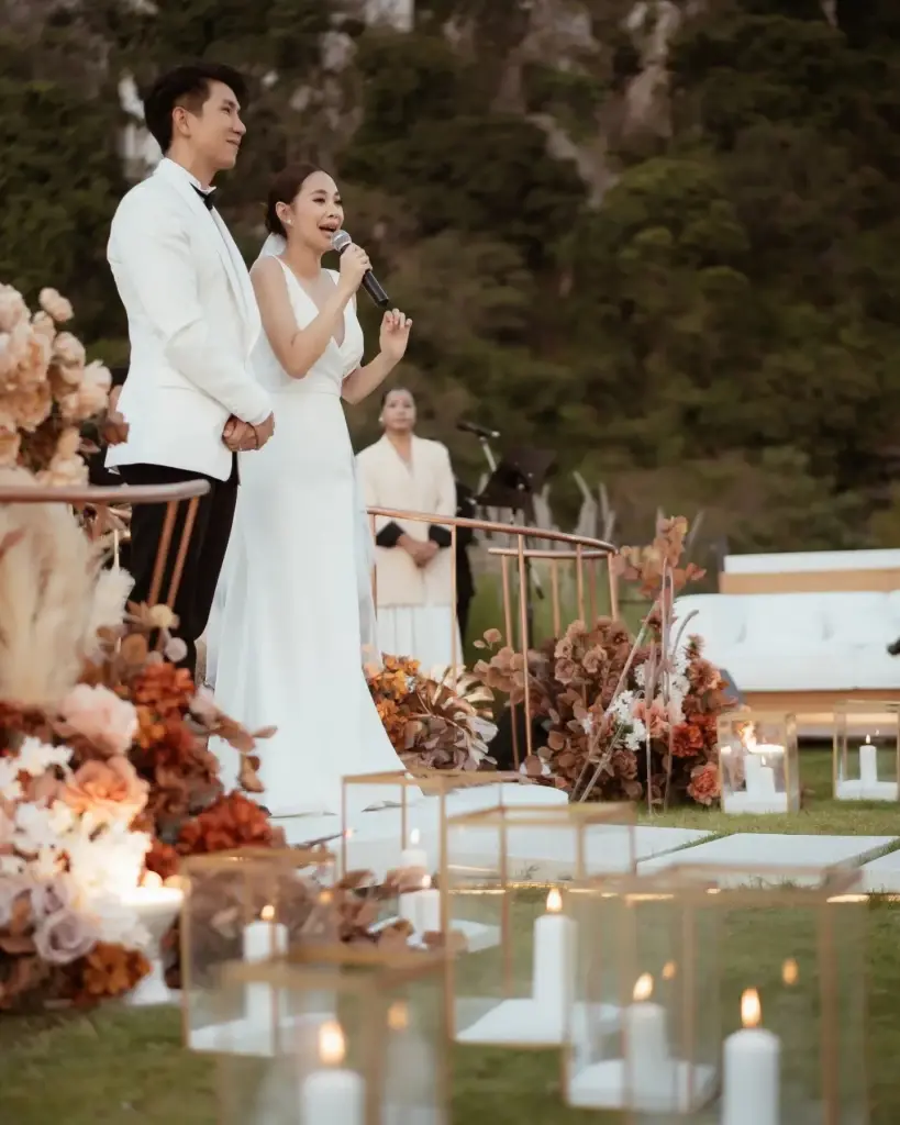 เก็บตกภาพบรรยากาศ “โบวี่ อัฐมา” จัดงานแต่งริมเขา คนบันเทิงร่วมยินดี