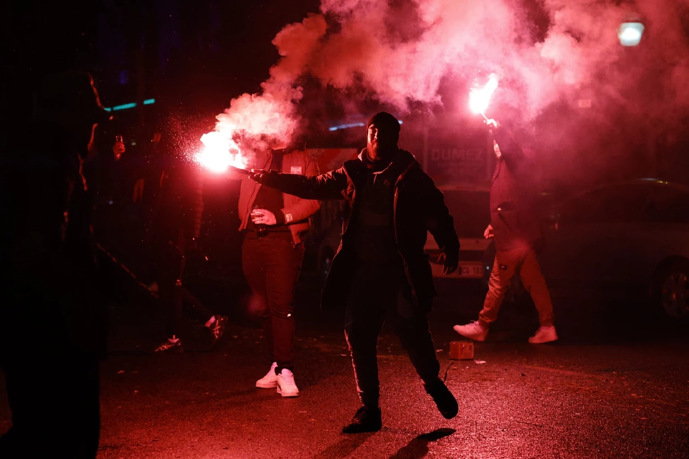 แฟนบอลฝรั่งเศสป่วน! ก่อเหตุปะทะตำรวจหลังทีมชวดแชมป์โลก