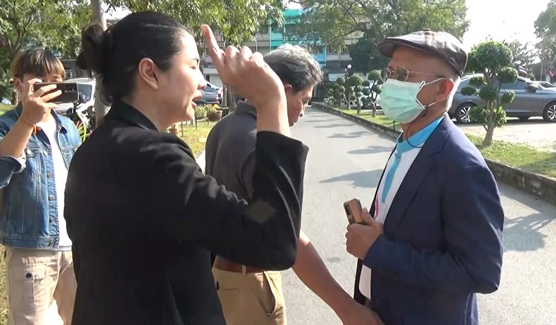 "วีระ" ปะทะ "ปารีณา" มาตามคดีฟาร์มไก่รุกป่า สุดท้ายปะทะคารมเดือด (มีคลิป)