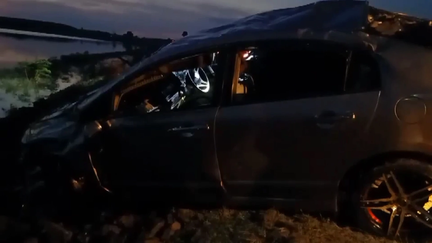 เมียช็อก! มาเที่ยวพักผ่อน จู่ๆสามีขับรถพุ่งลงเขื่อนดับ ยันไม่ได้ทะเลาะกัน