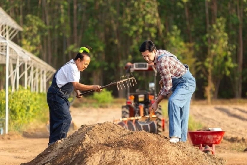 วินฟาร์ม ของ เสนาหอย  และ วิลลี่ แมคอินทอช