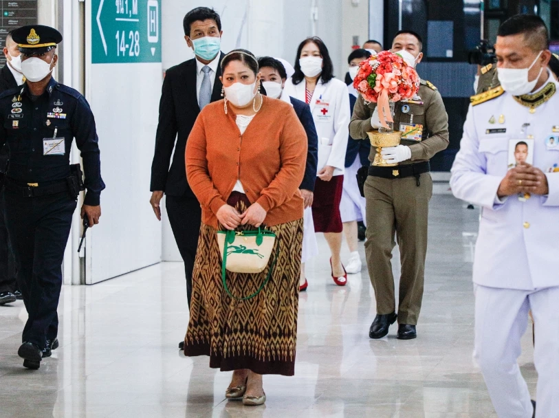 สมเด็จเจ้าฟ้าฯ กรมพระศรีสวางควัฒน เสด็จไปทรงเยี่ยมและติดตามพระอาการ เจ้าฟ้าพัชรกิติยาภาฯ