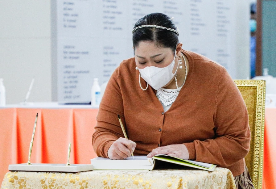 สมเด็จเจ้าฟ้าฯ กรมพระศรีสวางควัฒน เสด็จไปทรงเยี่ยมและติดตามพระอาการ เจ้าฟ้าพัชรกิติยาภาฯ
